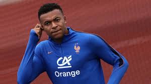 Kylian Mbappé Girlfriend, Ester Expósito: 5 Fast Facts You Need to Know