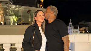 ¡Bomba! Farfán Anuncia Boda con Xiomy Kanashiro: ¡El Amor Triunfa!