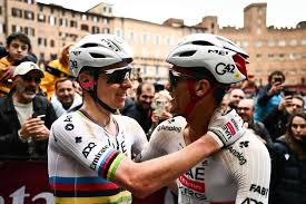 Isaac del Toro, tercero en la carrera Strade Bianche en Italia; Pogacar, primero