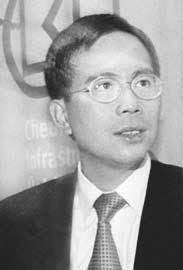 Wong Lai-kui husband conference - wonglai-kui_glasses