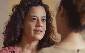 Após lésbica apagada em Vale Tudo, Maeve Jinkings volta à Globo em nova novela