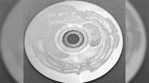 発売して10年足らずでこの劣化…PCゲームの光ディスクが白濁で読取不能になり、国会図書館へ寄贈したが登録不可となってしまった