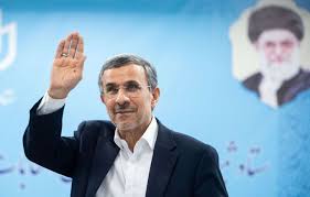 L’ancien président iranien Ahmadinejad, annoncé mort, serait en fait en vie