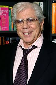 Plummy with his trademark bravado and bonhomie, Carl Bernstein took the stage at the packed 92nd Street Y last night to talk about A Woman in Charge, ... - 17_bernstein_lgl