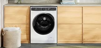Máy Sấy Quần Áo Electrolux 8Kg EDH803J5WC