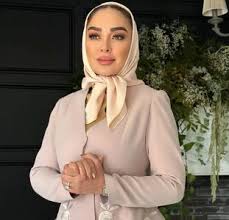 استایل تابستانی الهام حمیدی در خیابان‌های اسپانیا/ عکس