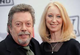 Performer Tim Curry remembered by central Ohio fans, actors