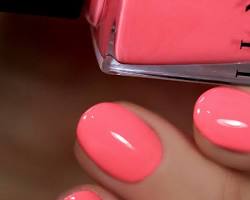 Hình ảnh về Coral pink nails