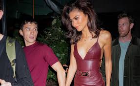 Why Zendaya and Tom Holland Aren’t at the 2026 Golden Globes