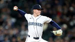 Mariners call up rookie reliever, DFA Casey Legumina