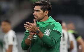 Abel altera escalação do Palmeiras para enfrentar o Sporting Cristal