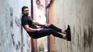 Dorian Popa, din nou în fața judecătorilor. S-a prezentat la tribunal bandajat la nas și însoțit de...