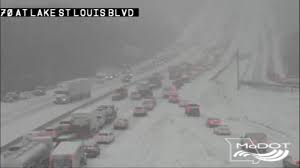 St. Louis Traffic Disrupted by Crashes and Snowy Conditions