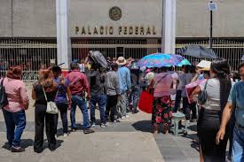 Más de 744 mil tarjetas de becas serán renovadas