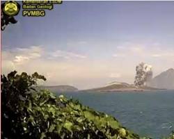 Gambar Puncak Krakatau, Lampung - https://lampungindah.com - https://wisatalampungyangindah.blogspot.com/