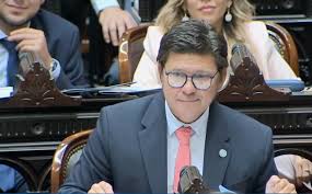 El diputado Lisandro Almirón expone el proyecto de modernización laboral: 'Para avanzar, primero debe haber trabajo'