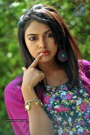 Amala Paul Hot Gallery - amala_paul_hot_gallery_1207131122_036