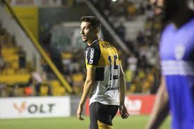 Volante revelado pelo Criciúma anuncia fim da carreira aos 22 anos