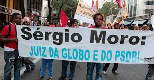 Resultado de imagem para charge do juiz moro