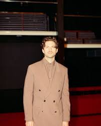 Aaron Tveit Makes 'Chess' Sexy & Hannah Cruz's Backstage Moments