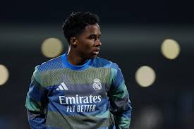 Jornal diz que Endrick não tem perfil desejado por Mourinho e o vê à beira de saída do Real Madrid