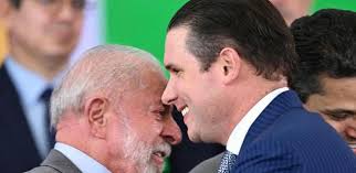 Daniela Lima: Motta quer dividir saldo do fim da 6x1 com governo