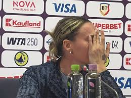 Ana Bogdan, în lacrimi la conferința de presă! "Acolo vezi oamenii care țin la tine cu adevărat"