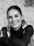 Sonia Miranda , cantaora sevillana y almeriense de adopción , empieza su carrera dentro del flamenco en 1998 de la mano de José &quot;El de la Tomasa&quot;; ... - soniamiranda