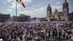 ¿Qué se Celebra en Marzo 2026? Eclipse Total de Luna, Día de la Mujer, Primavera y Más