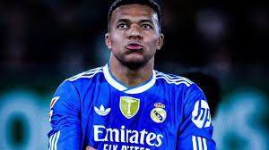 Mbappé Já Tem Estátua! Real Madrid Surpreende Fãs em Dubai!