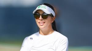 ‘You can do it': With 13-month-old son in tow, Alison Lee tied for U.S. Women’s Open lead