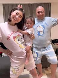 西野未姫、夫・山本圭壱と娘との家族愛！幸せ溢れるリンクコーデに感動 - Imagen principal del artículo