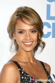 Promi-Frisur zum Ausprobieren - Jessica Alba - Jessica Alba. Jessica Alba