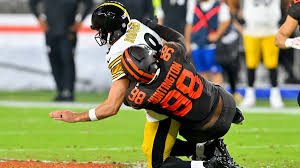 NFL tells teams that uncalled hip-drop tackle on Aaron Rodgers was clear example of penalty