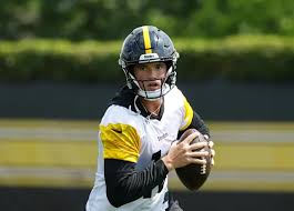 Drew Allar Soaking Up Knowledge from Aaron Rodgers in Steelers' QB Room