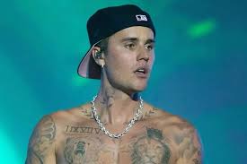 Justin Bieber sets off alarm bells: marijuana, parties, private jets, $300,000 in a restaurant…