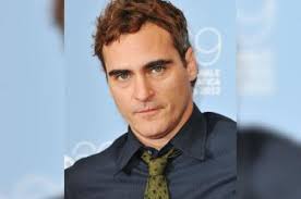 ¿Por qué Joaquin Phoenix tiene una cicatriz en el labio?