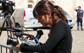 Résultat de recherche d'images pour "i am the media now"