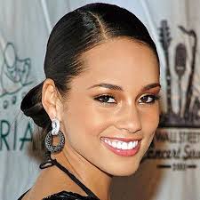 Alicia Keys Wins best R&B Album at grammy 2014 for girl on fire Images?q=tbn:ANd9GcSuZX8nBquaZjOG6wjUa4o-XH463tULzeyUxvO2f7nVgKdogKPEyw