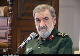 محسن رضایی: آمریکا نمی‌تواند با یک نمایش از منطقه فرار کند