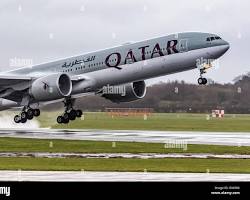 Image of Qatar Airways plane taking off