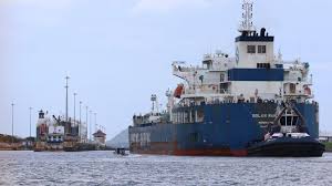 Buque paga 5,3 millones de dólares para cruzar el Canal de Panamá