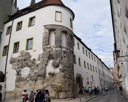 Immagine di Regensburg germany Porta Pretoria