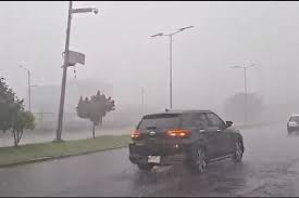 Cae fuerte lluvia en la CDMX y Edomex