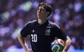 Lo cortaron a días de enfrentar la Copa Mundial de la FIFA 2026™ y ahora su hijo cumplirá su sueño