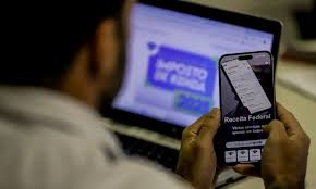Grana Extra na Conta? Receita Libera Consulta à Restituição do IR!