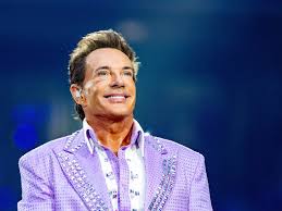 Gerard Joling blames manager for leaving the Toppers and apologizes to Jan Smit