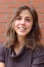 Elke Roels a étudié le travail social à Gand et a obtenu son baccalauréat en 2004. Un an plus tard, elle réussit un troisième cycle en marketing. - elke