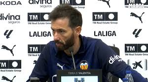 Corberán: “¿Que el Valencia no tiene identidad clara ni sistema definido? No estoy de acuerdo”