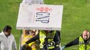 ¡Baja sensible! Víctor Dávila sale del partido entre lloros con la rodilla izquierda inmovilizada